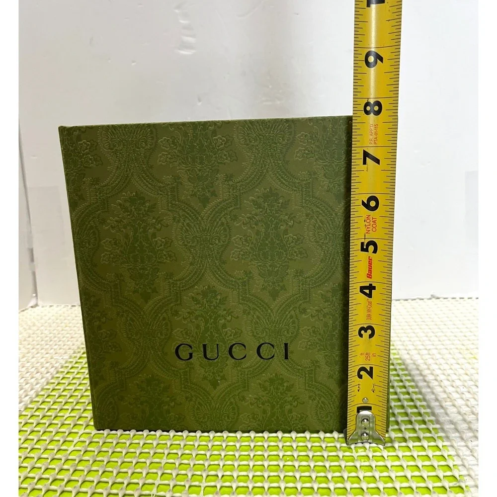 Gucci Olive Green Decorative Textured Gift Box 7.5x7.5x3 in good condition